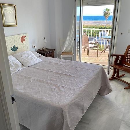 Apartamento Dos Faros โกนิล เด ลาฟรอนเตรา ภายนอก รูปภาพ