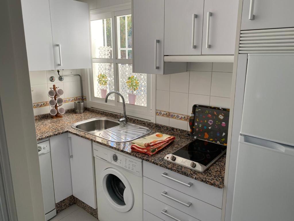 Apartamento Dos Faros โกนิล เด ลาฟรอนเตรา ภายนอก รูปภาพ