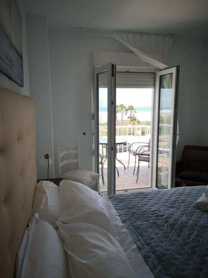 Apartamento Dos Faros โกนิล เด ลาฟรอนเตรา ภายนอก รูปภาพ